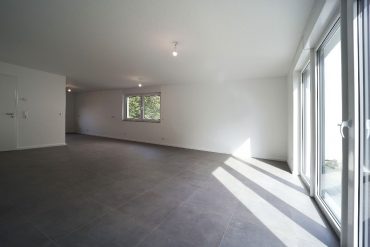 JA, zum Neubau-Einfamilienhaus mit Sonnenterrasse und Garten Montanushof in Solingen-Aufderhöhe – Bild: 12489