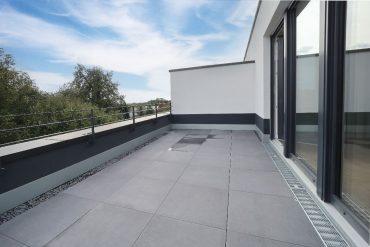 JA, zum Neubau-Einfamilienhaus mit Sonnenterrasse und Garten Montanushof in Solingen-Aufderhöhe – Bild: 12495