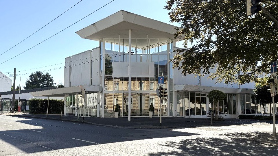 JA, zur repräsentativen Gewerbeimmobilie mit großzügiger Ausstellungs- und Lagerfläche in Solingen – Bild: 24013