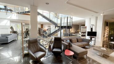 JA, zur repräsentativen Gewerbeimmobilie mit großzügiger Ausstellungs- und Lagerfläche in Solingen – Bild: 24022