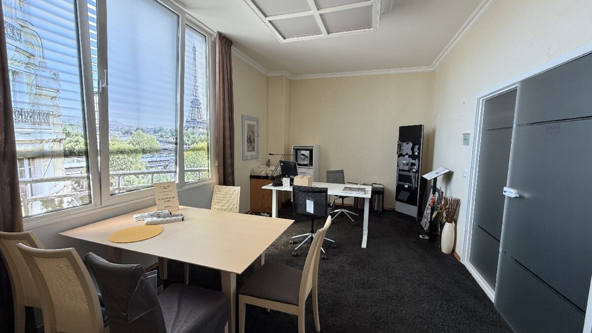 JA, zur repräsentativen Gewerbeimmobilie mit großzügiger Ausstellungs- und Lagerfläche in Solingen – Bild: 24026