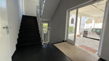 JA, zur repräsentativen Gewerbeimmobilie mit großzügiger Ausstellungs- und Lagerfläche in Solingen – Bild: 24028