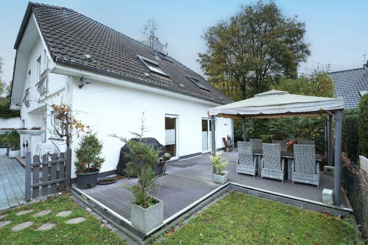 JA, zum neuwertigen Einfamilienhaus mit Einlieger/ Büro, Garage und Carport in Solingen-Ohligs! – Bild: 24126