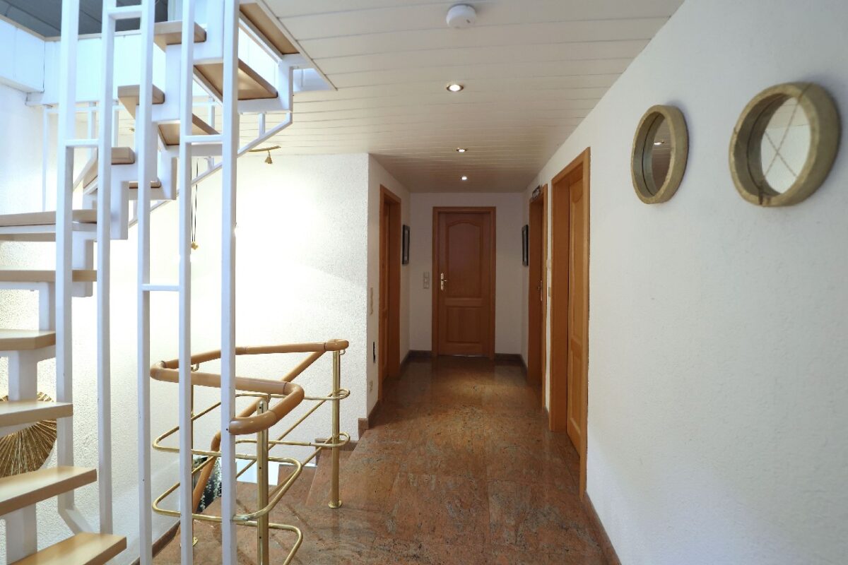 JA, zum neuwertigen Einfamilienhaus mit Einlieger/ Büro, Garage und Carport in Solingen-Ohligs! – Bild: 24151