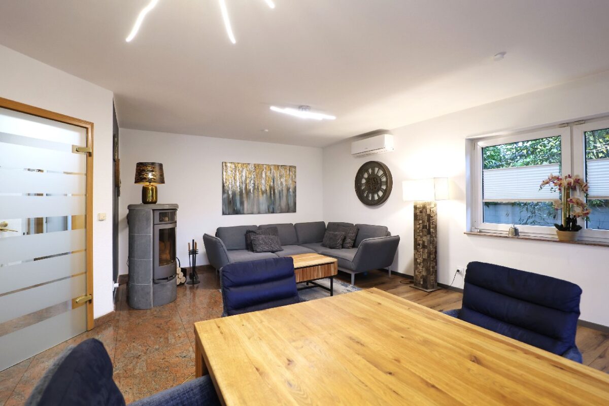 JA, zum neuwertigen Einfamilienhaus mit Einlieger/ Büro, Garage und Carport in Solingen-Ohligs! – Bild: 24133