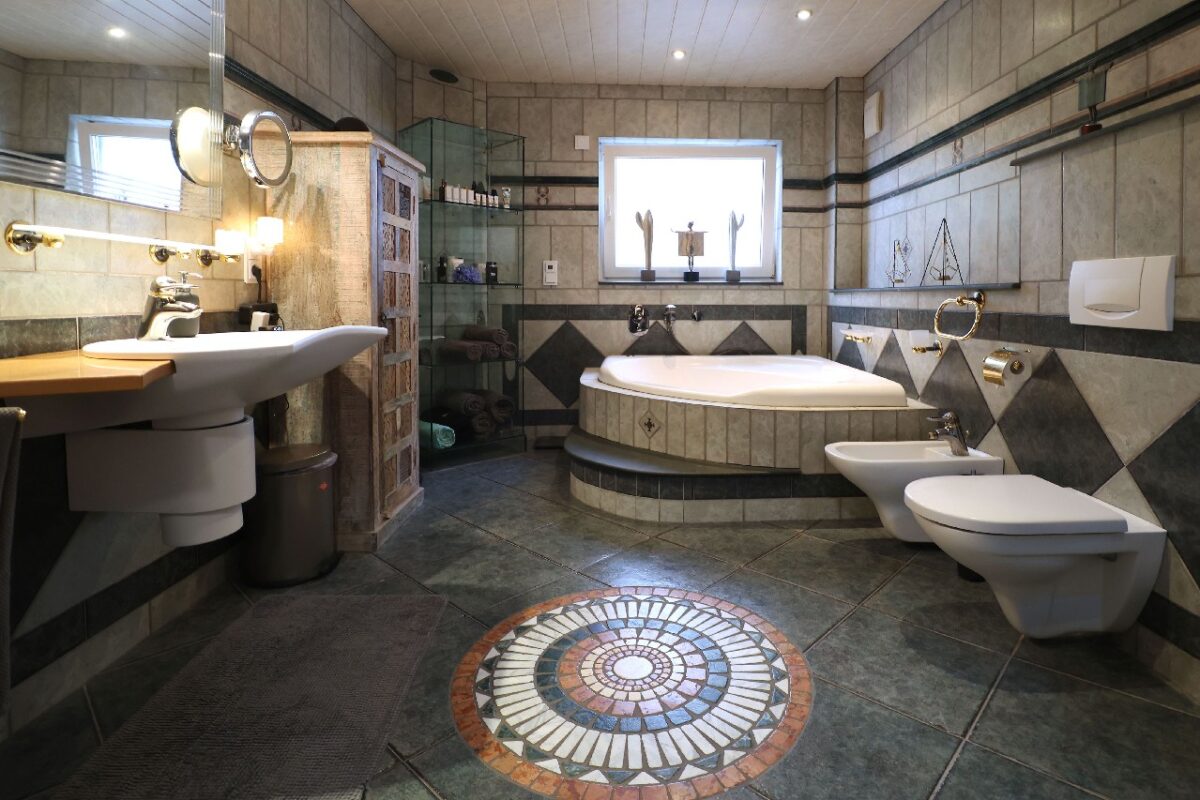 JA, zum neuwertigen Einfamilienhaus mit Einlieger/ Büro, Garage und Carport in Solingen-Ohligs! – Bild: 24139