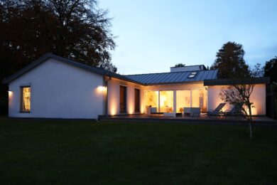 JA, zu den drei TOP-gepflegten Mehrfamilienhäusern mit Garage und Stellplätzen in Solingen-Gräfrath! – Bild: 24063