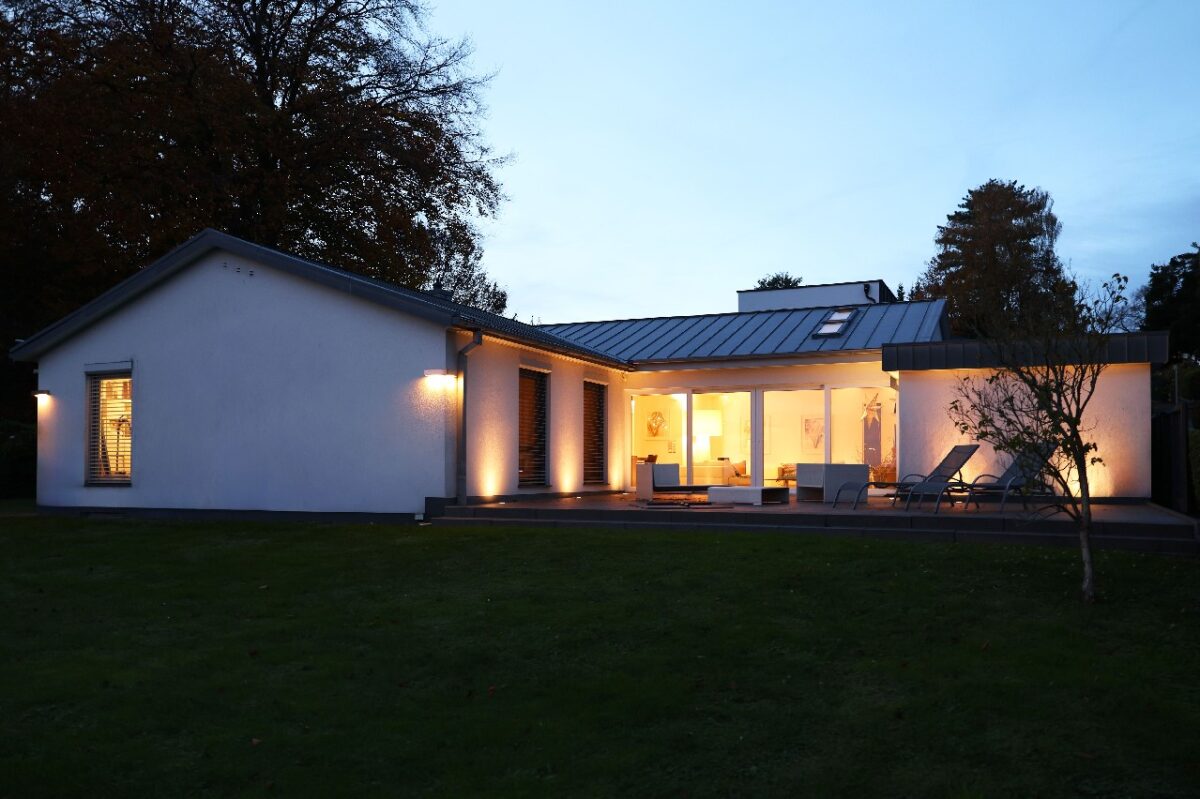 JA, zur Penthouse-Alternative mit Garage, Außenstellplätzen und Garten … OHNE Käuferprovision! – Bild: 24076