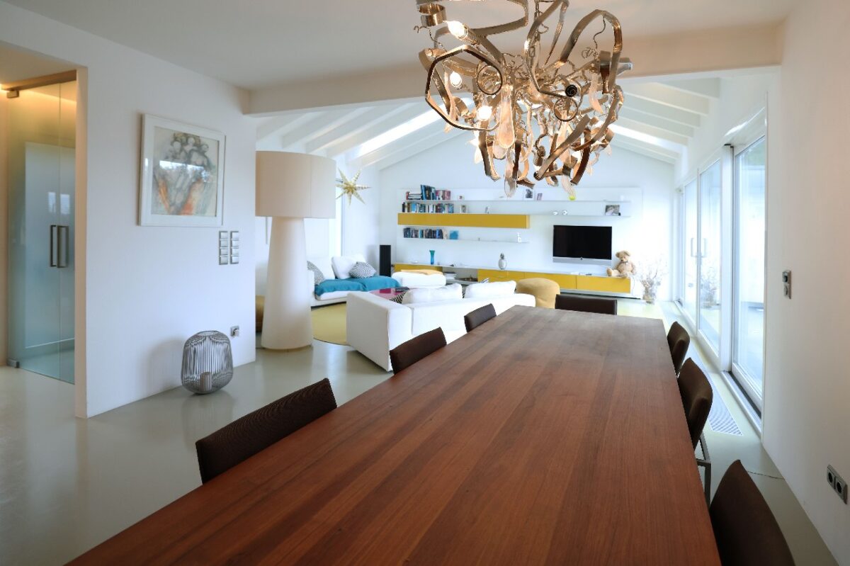 JA, zur Penthouse-Alternative mit Garage, Außenstellplätzen und Garten … OHNE Käuferprovision! – Bild: 24081