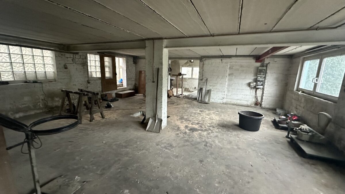 JA, zur Werkshalle mit Büro und Garage in Solingen – Bild: 24443