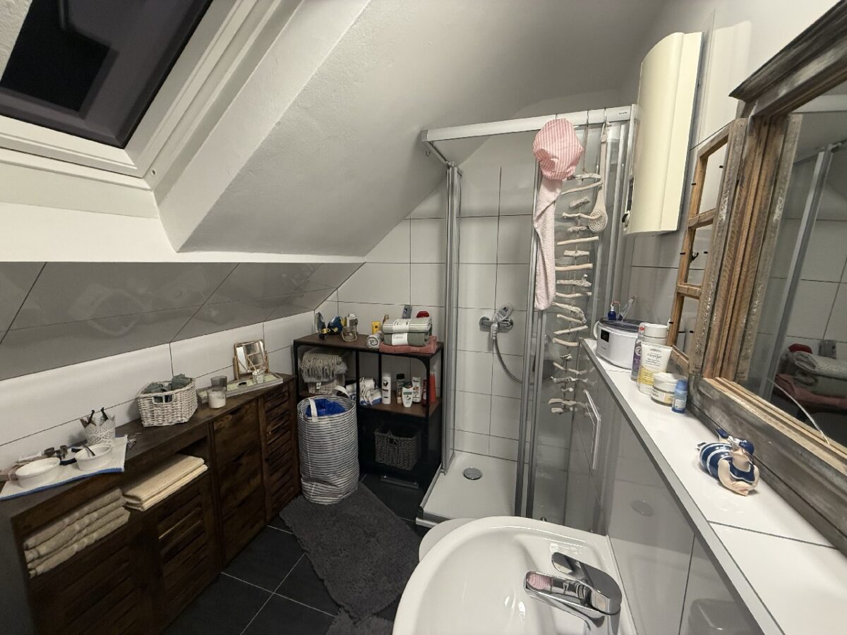 JA, zu den drei TOP-gepflegten Mehrfamilienhäusern mit Garage und Stellplätzen in Solingen-Gräfrath! – Bild: 24418