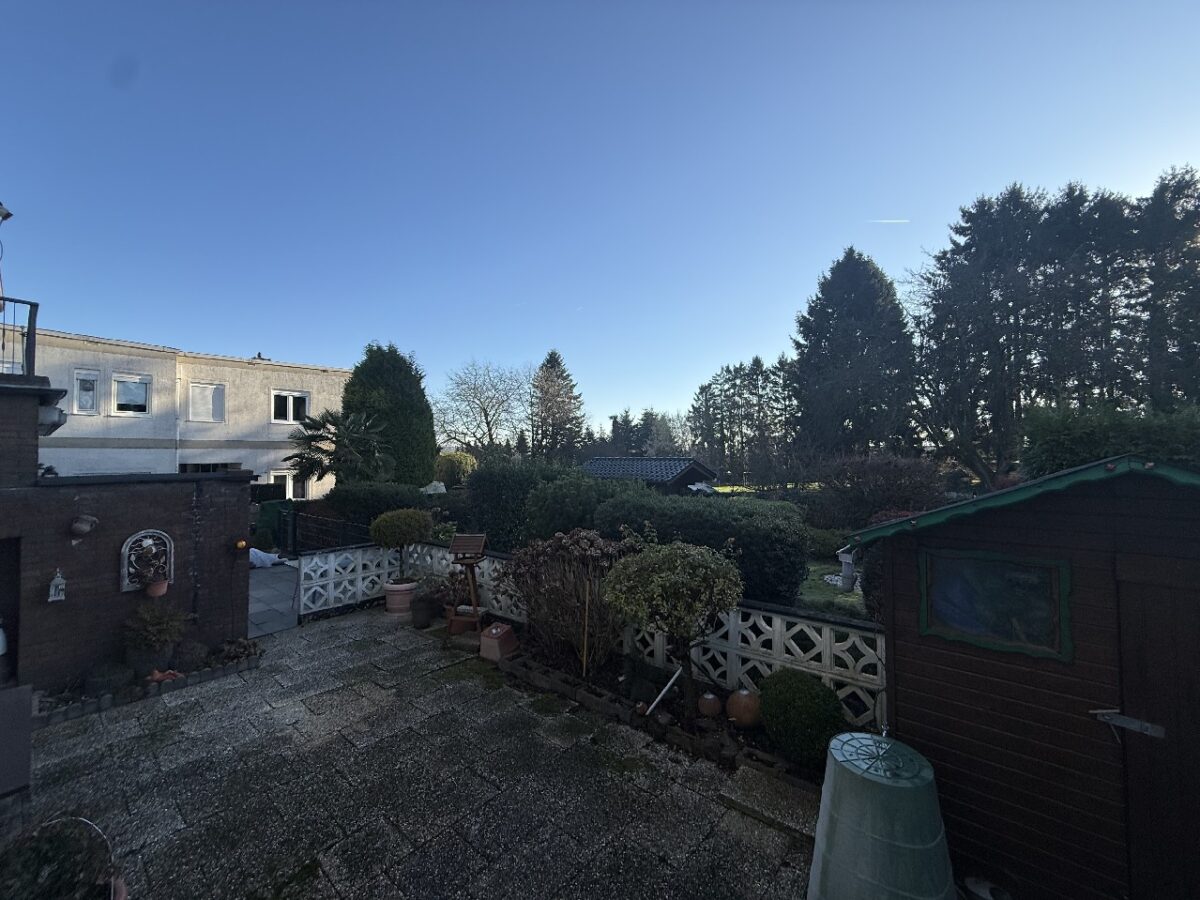 JA, zu den drei TOP-gepflegten Mehrfamilienhäusern mit Garage und Stellplätzen in Solingen-Gräfrath! – Bild: 24402