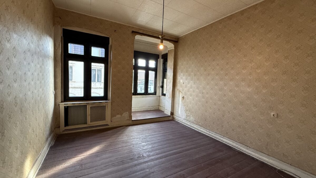 JA, zur Gewerbeliegenschaft mit Lagerhalle, Betriebsgebäude und zwei Wohnhäusern in Solingen-Wald – Bild: 24363