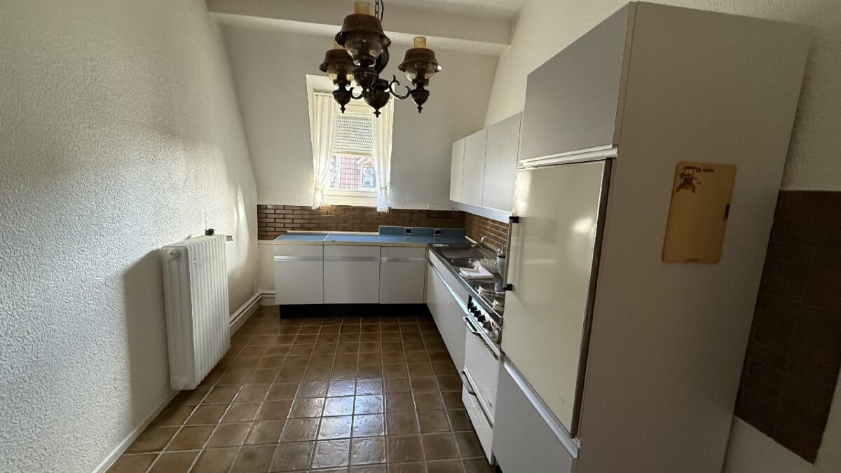 JA, zur Gewerbeliegenschaft mit Lagerhalle, Betriebsgebäude und zwei Wohnhäusern in Solingen-Wald – Bild: 24368