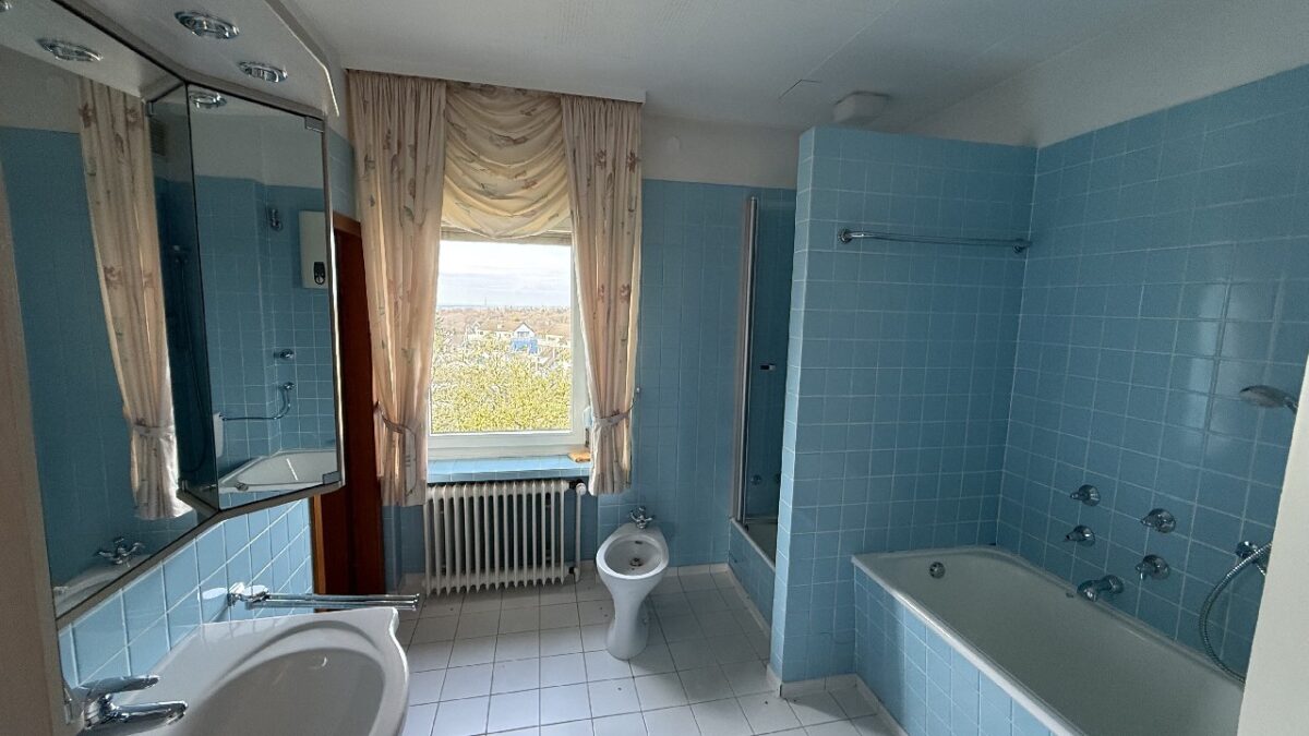 JA, zur Gewerbeliegenschaft mit Lagerhalle, Betriebsgebäude und zwei Wohnhäusern in Solingen-Wald – Bild: 24369