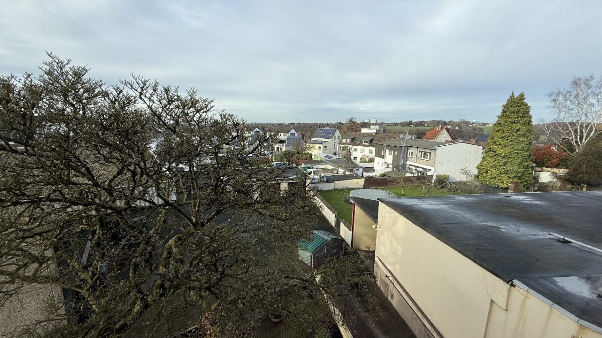 JA, zur Gewerbeliegenschaft mit Lagerhalle, Betriebsgebäude und zwei Wohnhäusern in Solingen-Wald – Bild: 24371