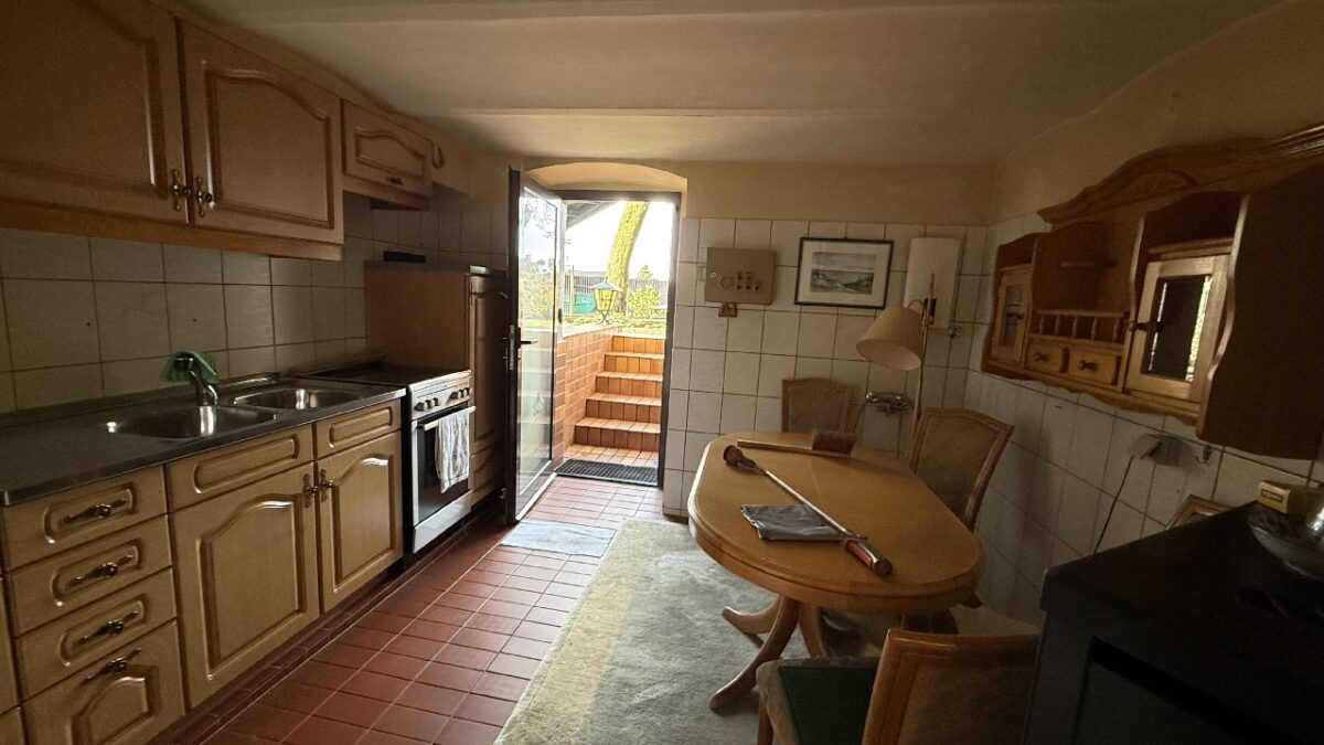 JA, zur Gewerbeliegenschaft mit Lagerhalle, Betriebsgebäude und zwei Wohnhäusern in Solingen-Wald – Bild: 24373