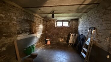 JA, zur Gewerbeliegenschaft mit Lagerhalle, Betriebsgebäude und zwei Wohnhäusern in Solingen-Wald – Bild: 24374