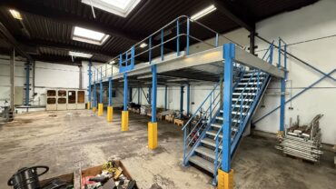 JA, zur Gewerbeliegenschaft mit Lagerhalle, Betriebsgebäude und zwei Wohnhäusern in Solingen-Wald – Bild: 24352