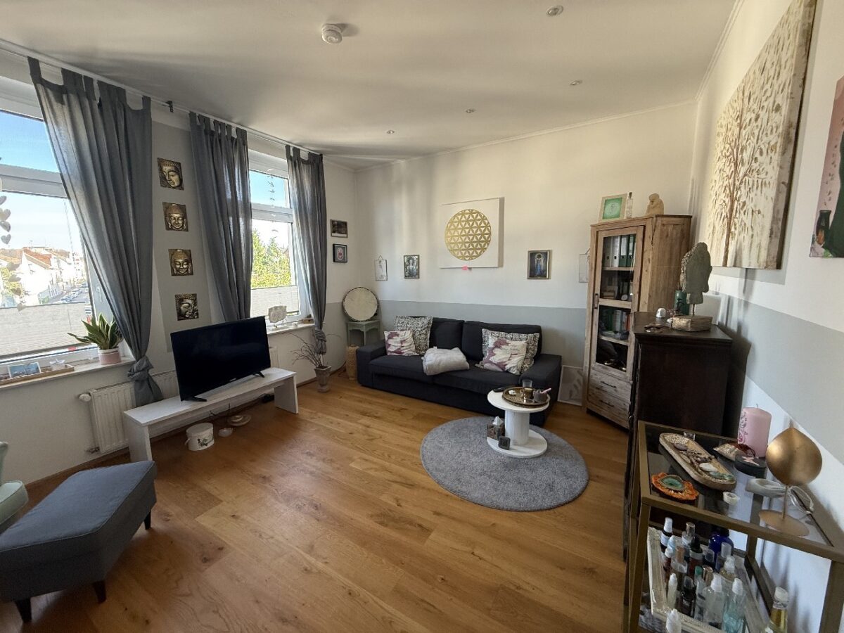 JA zum topsanierten Mehrgenerationenhaus mit Garagen  und  Carport in zentraler Lage von Solingen-Ohligs – Bild: 24601