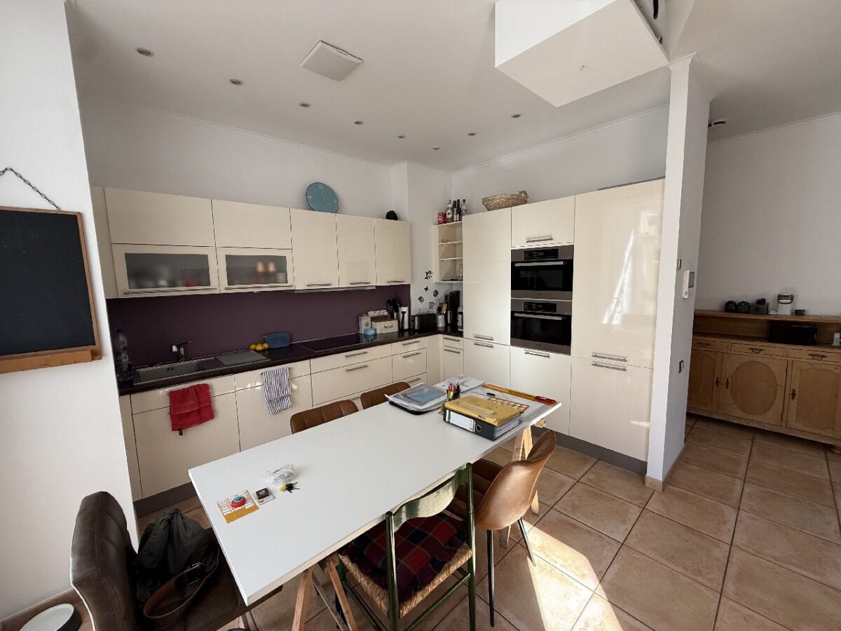 JA zum topsanierten Mehrgenerationenhaus mit Garagen  und  Carport in zentraler Lage von Solingen-Ohligs – Bild: 24608