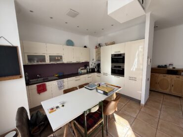 JA zum topsanierten Mehrgenerationenhaus mit Garagen  und  Carport in zentraler Lage von Solingen-Ohligs – Bild: 24608