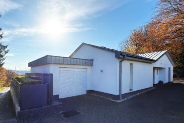 JA, zur Penthouse-Alternative mit Garage, Außenstellplätzen und Garten … OHNE Käuferprovision! – Bild: 24529