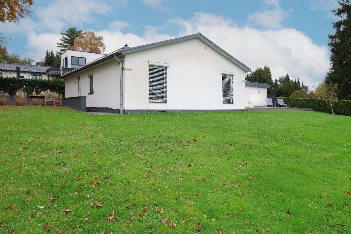 JA, zur Penthouse-Alternative mit Garage, Außenstellplätzen und Garten … OHNE Käuferprovision! – Bild: 24530