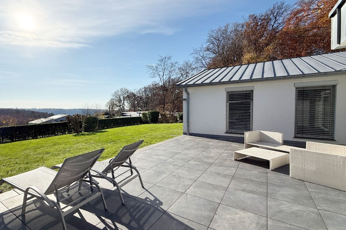 JA, zur Penthouse-Alternative mit Garage, Außenstellplätzen und Garten … OHNE Käuferprovision! – Bild: 24532