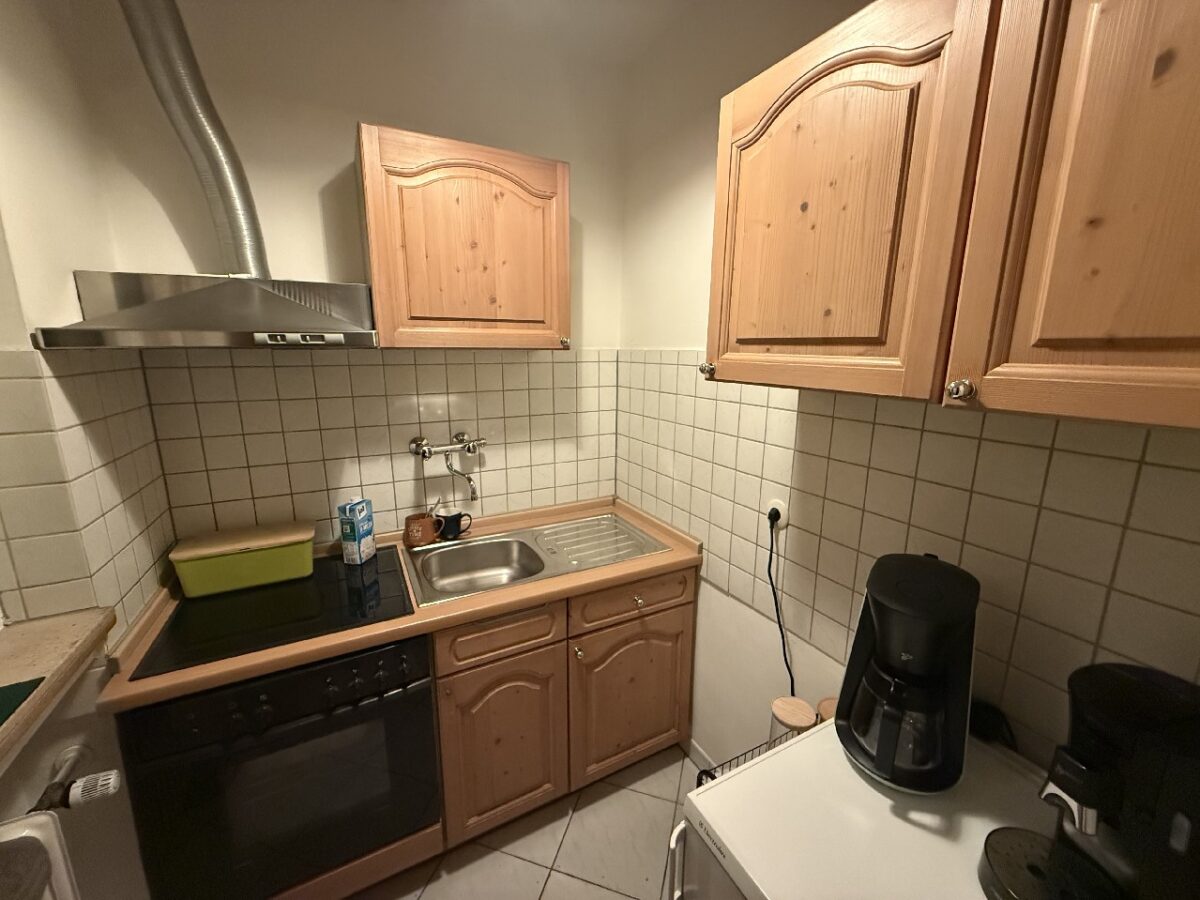 JA, zum großen Wohnhaus mit Balkonen, Garagen und Stellplätzen in begehrter Lage von Solingen-Ohligs – Bild: 24712