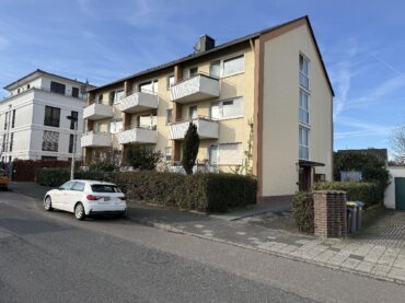 JA, zum großen Wohnhaus mit Balkonen, Garagen und Stellplätzen in begehrter Lage von Solingen-Ohligs – Bild: 24692
