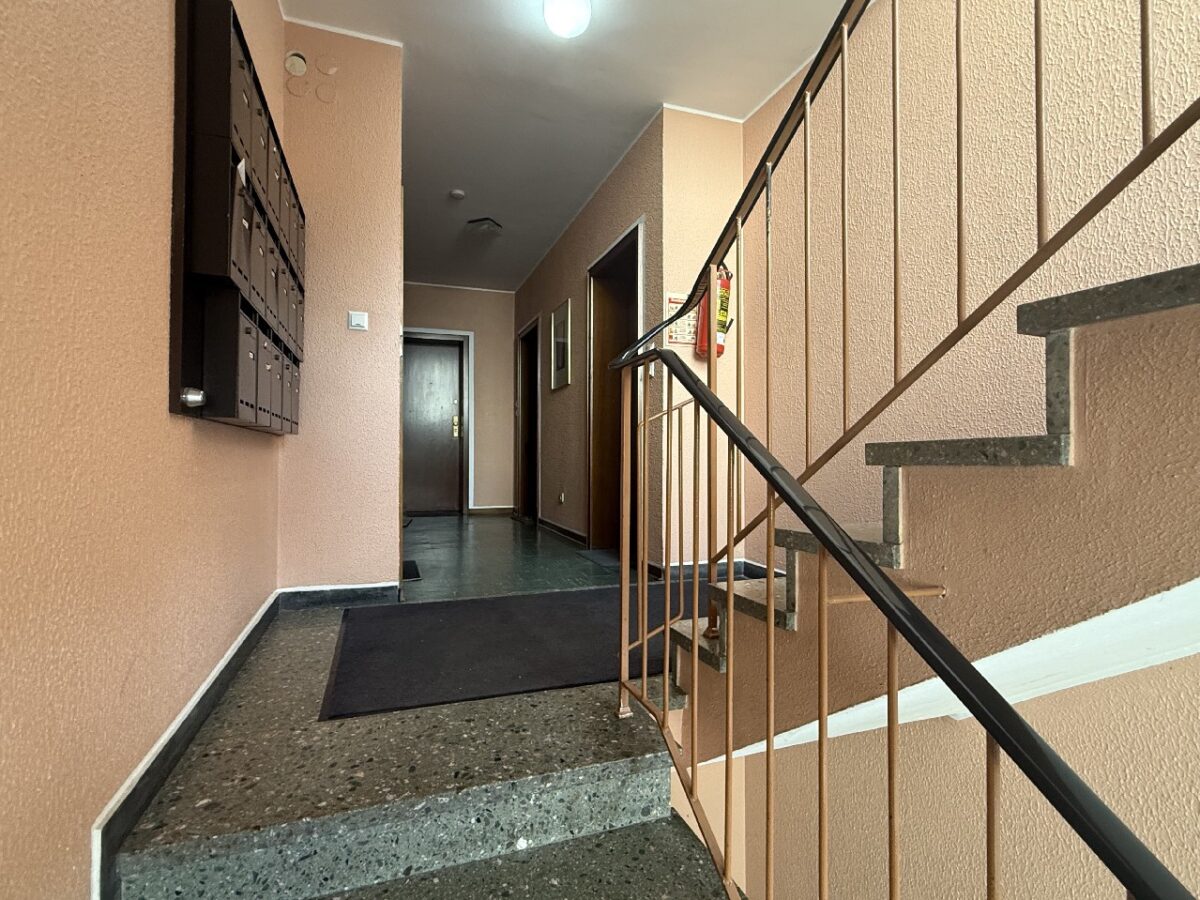 JA, zum großen Wohnhaus mit Balkonen, Garagen und Stellplätzen in begehrter Lage von Solingen-Ohligs – Bild: 24716