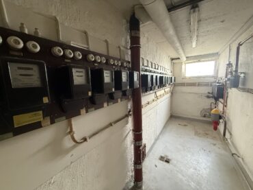 JA, zum großen Wohnhaus mit Balkonen, Garagen und Stellplätzen in begehrter Lage von Solingen-Ohligs – Bild: 24722