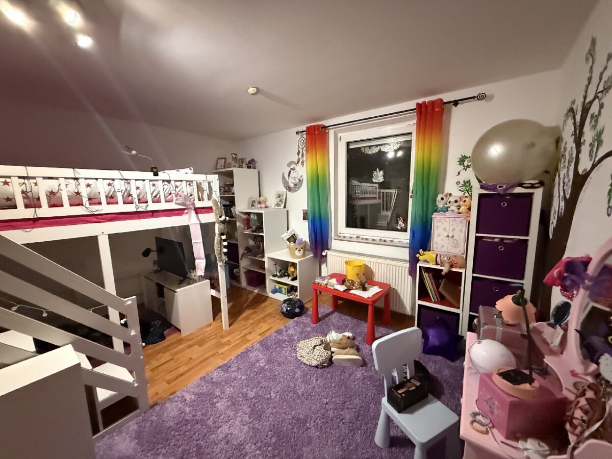 JA, zum großen Wohnhaus mit Balkonen, Garagen und Stellplätzen in begehrter Lage von Solingen-Ohligs – Bild: 24704