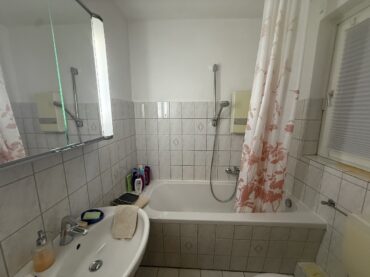 JA, zum großen Wohnhaus mit Balkonen, Garagen und Stellplätzen in begehrter Lage von Solingen-Ohligs – Bild: 24709