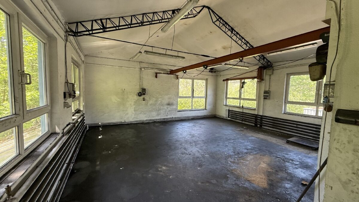 JA, zur Werkshalle mit Büro und Garage in Solingen – Bild: 24828