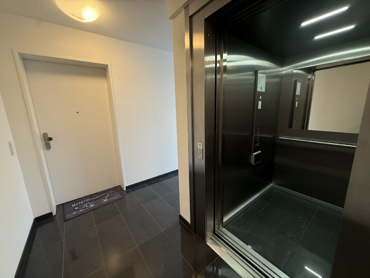 JA, zur exklusiven Penthousewohnung mit großer Dachterrasse und 2 TG-Stellplätzen in Solingen-Ohligs – Bild: 24785