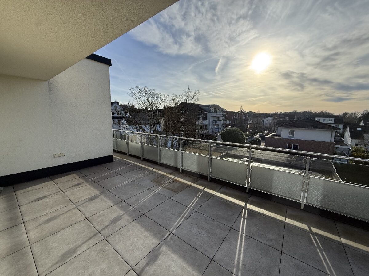 JA, zur exklusiven Penthousewohnung mit großer Dachterrasse und 2 TG-Stellplätzen in Solingen-Ohligs – Bild: 24793