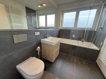 JA, zur exklusiven Penthousewohnung mit großer Dachterrasse und 2 TG-Stellplätzen in Solingen-Ohligs – Bild: 24796