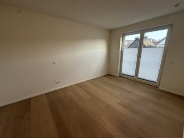 JA, zur exklusiven Penthousewohnung mit großer Dachterrasse und 2 TG-Stellplätzen in Solingen-Ohligs – Bild: 24797