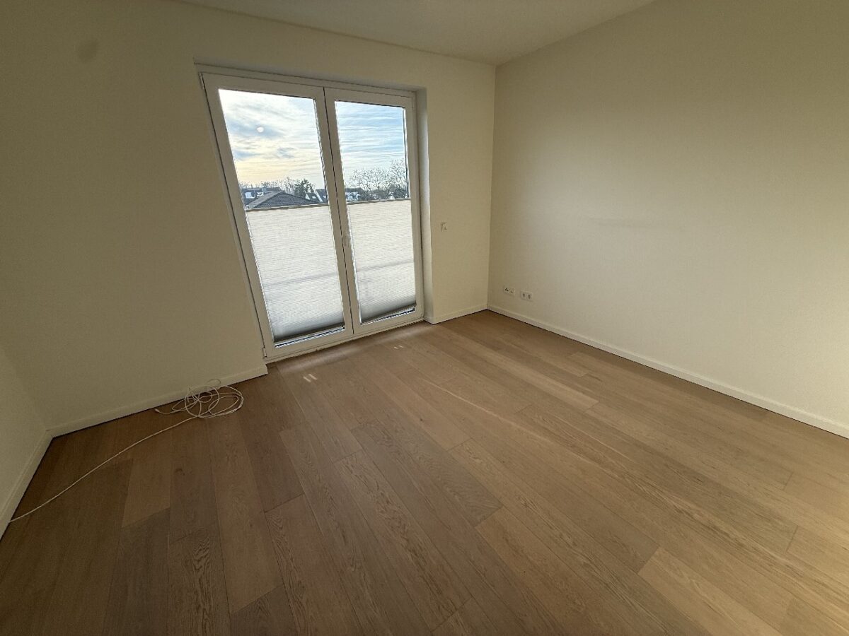 JA, zur exklusiven Penthousewohnung mit großer Dachterrasse und 2 TG-Stellplätzen in Solingen-Ohligs – Bild: 24801