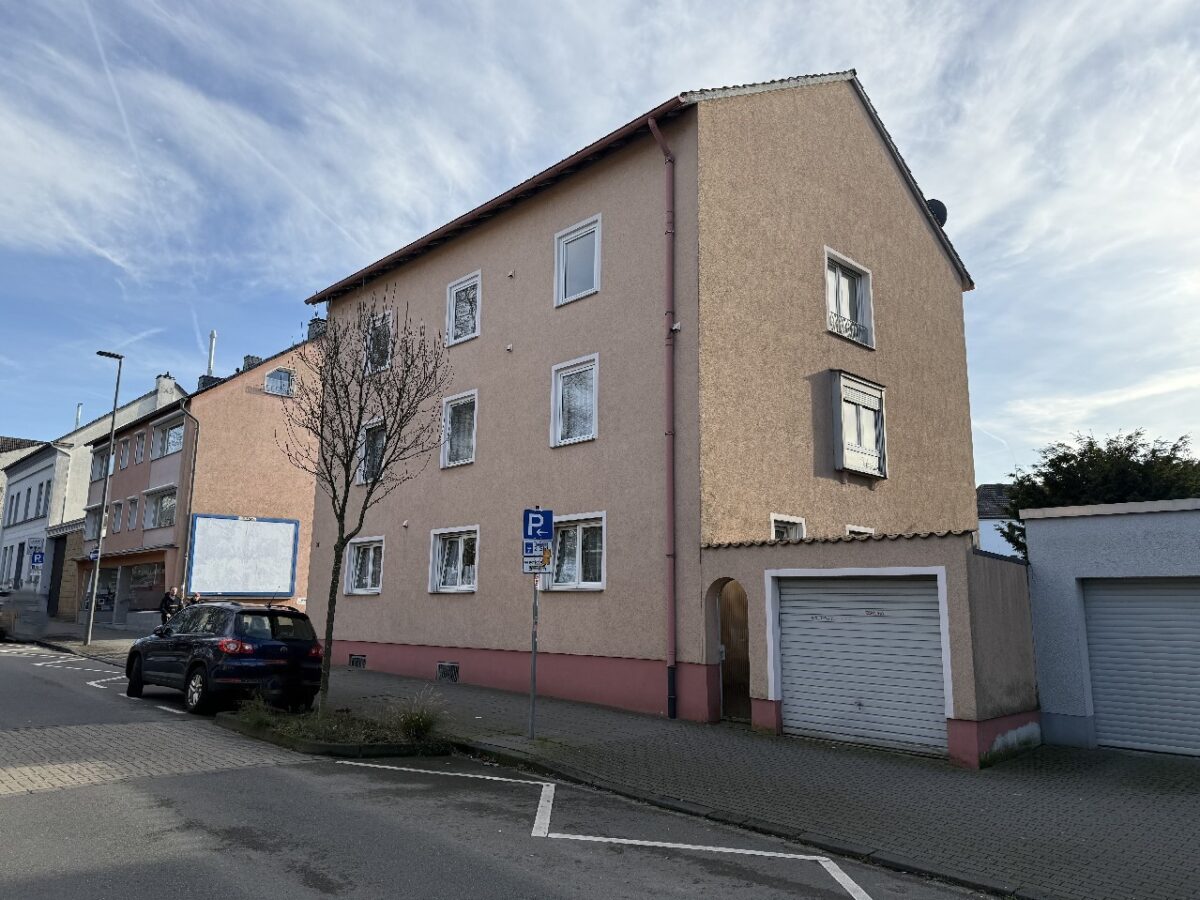 JA, zum 4-Familienhaus mit Garagen in zentraler Lage von Solingen-Ohligs! – Bild: 25046