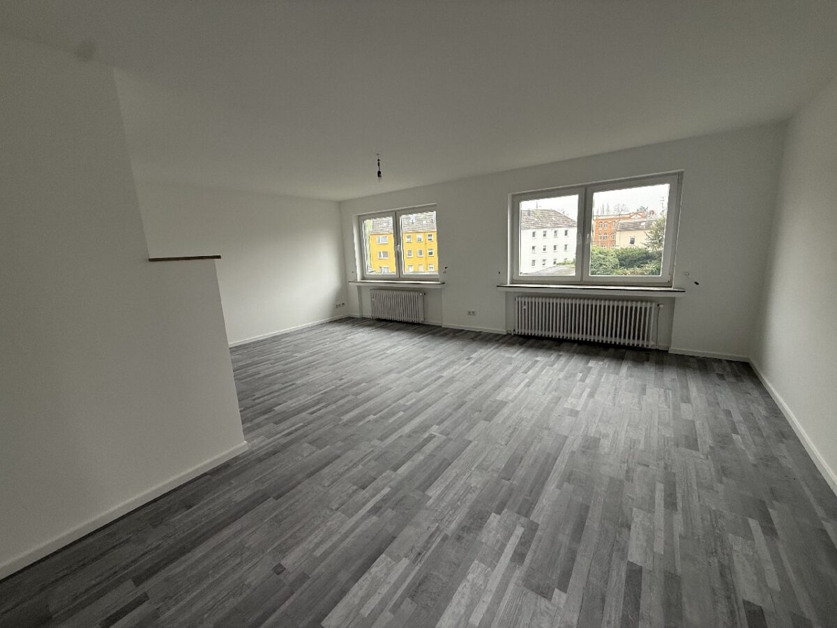 JA, zum 4-Familienhaus mit Garagen in zentraler Lage von Solingen-Ohligs! – Bild: 25067