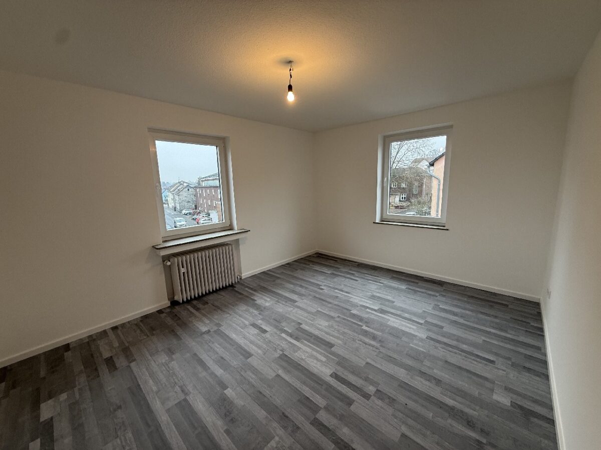 JA, zum 4-Familienhaus mit Garagen in zentraler Lage von Solingen-Ohligs! – Bild: 25070