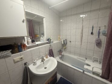 JA, zum 4-Familienhaus mit Garagen in zentraler Lage von Solingen-Ohligs! – Bild: 25062