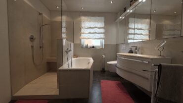 JA, zur ruhig gelegenen Doppelhaushälfte mit Garage, großer Terrasse und Garten in Solingen-Gräfrath – Bild: 24816