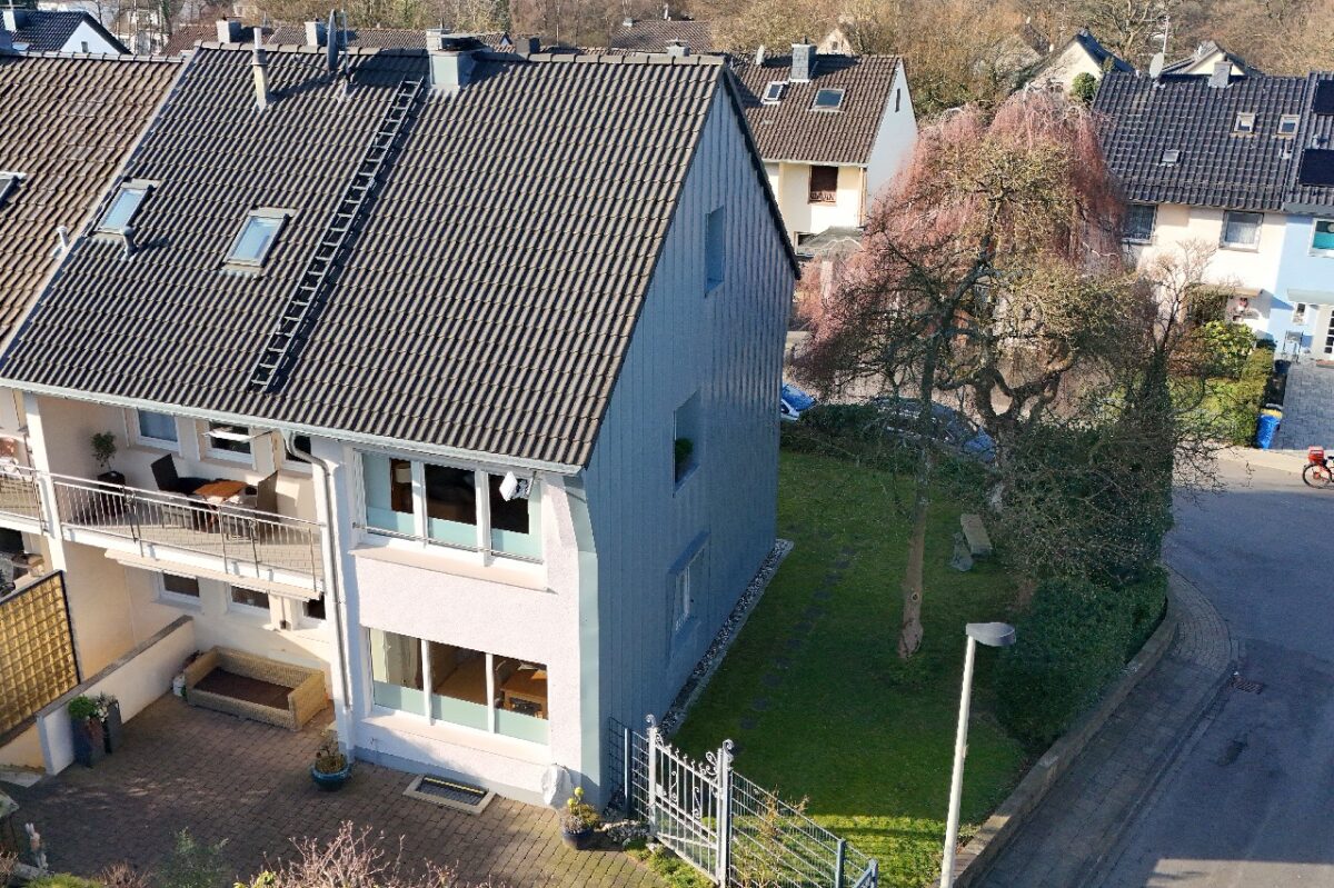 JA, zum TOP-gepflegten Ein-/ Zweifamilienhaus mit Doppelgarage und Garten in Solingen-Merscheid! – Bild: 24858