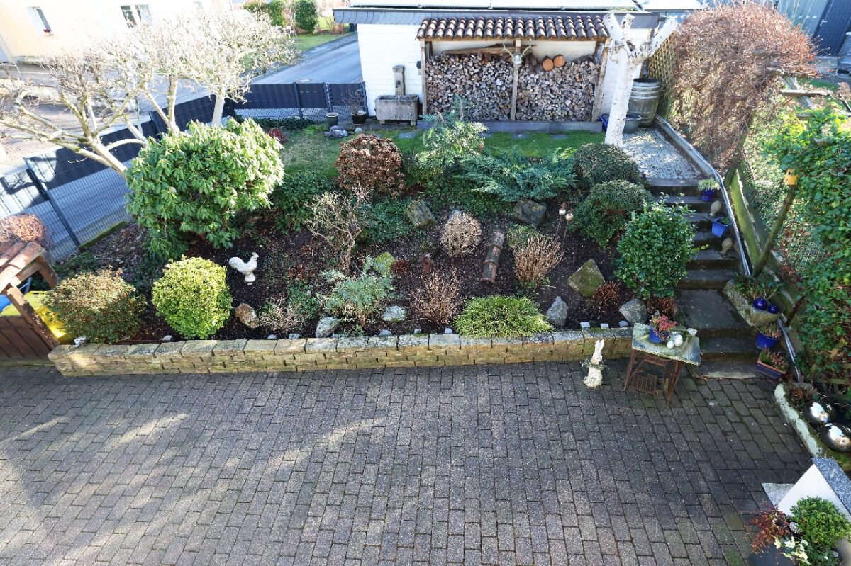 JA, zum TOP-gepflegten Ein-/ Zweifamilienhaus mit Doppelgarage und Garten in Solingen-Merscheid! – Bild: 24862