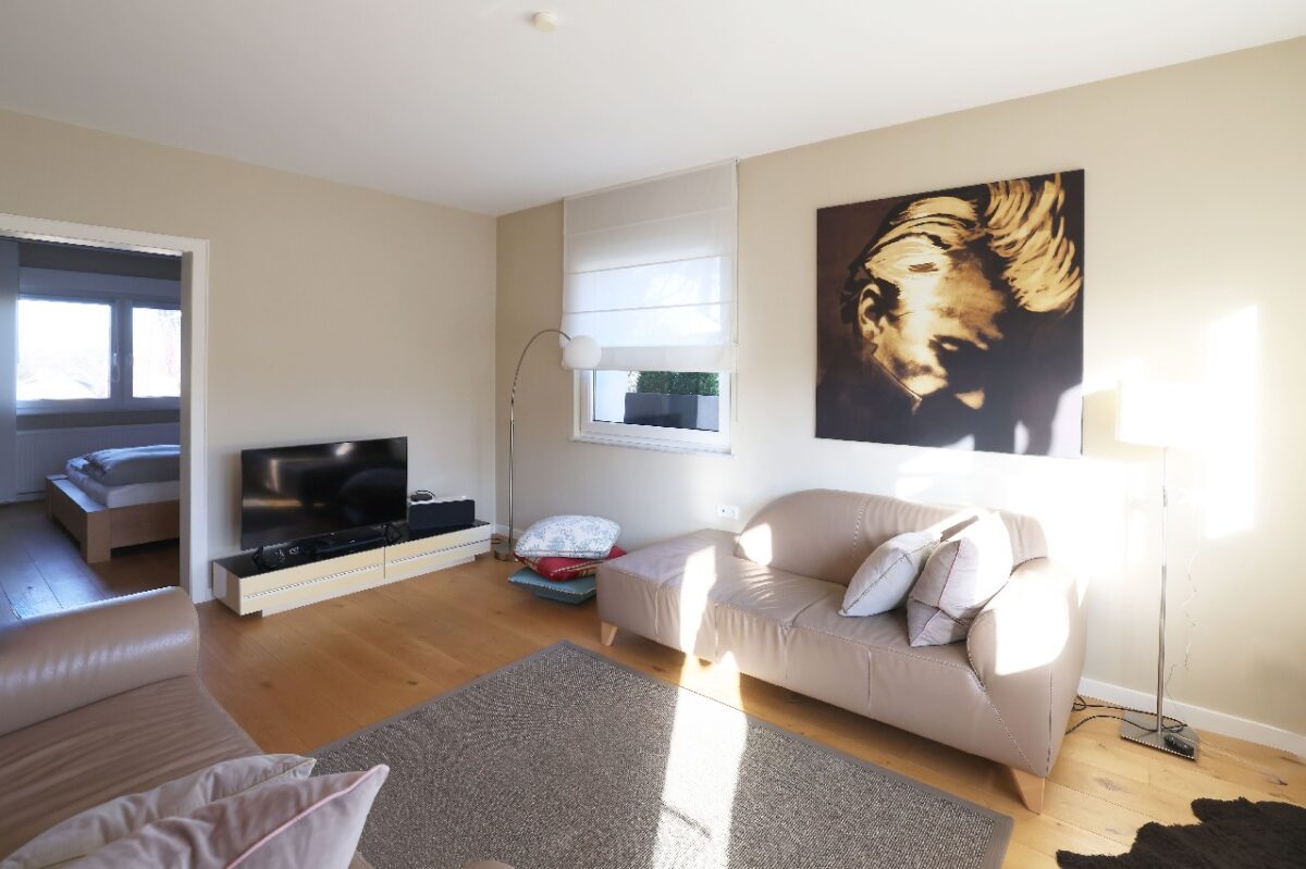 JA, zum TOP-gepflegten Ein-/ Zweifamilienhaus mit Doppelgarage und Garten in Solingen-Merscheid! – Bild: 24875