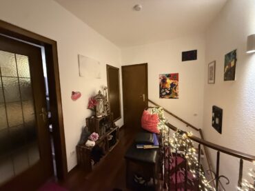 JA, zum großen Wohnhaus mit Balkonen, Garagen und Stellplätzen in begehrter Lage von Solingen-Ohligs – Bild: 25289